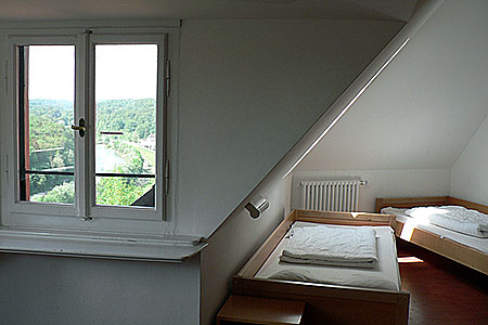camp-gls-munich-castle-germany-munich-accommodation-1.jpg