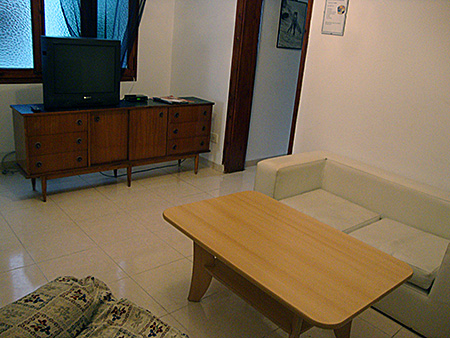 instituto-de-idiomas-spain-ibiza-schoo-apartment-2.jpg